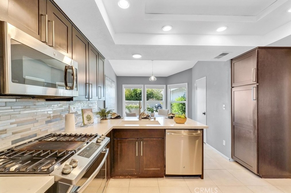 5 Williams, Irvine CA  92620-3381 exterior