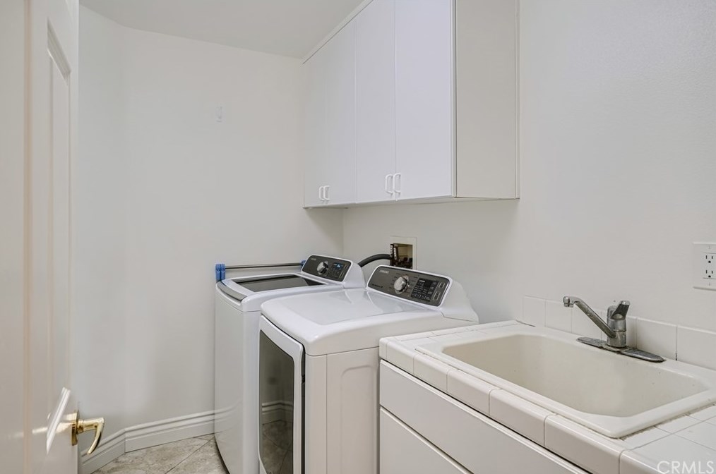 26827 Wyatt Ln, Santa Clarita CA  91381-1001 exterior