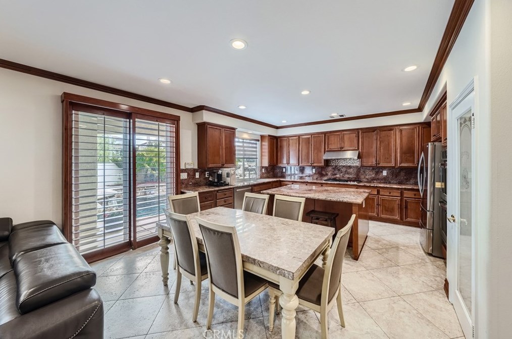 26827 Wyatt Ln, Santa Clarita CA  91381-1001 exterior