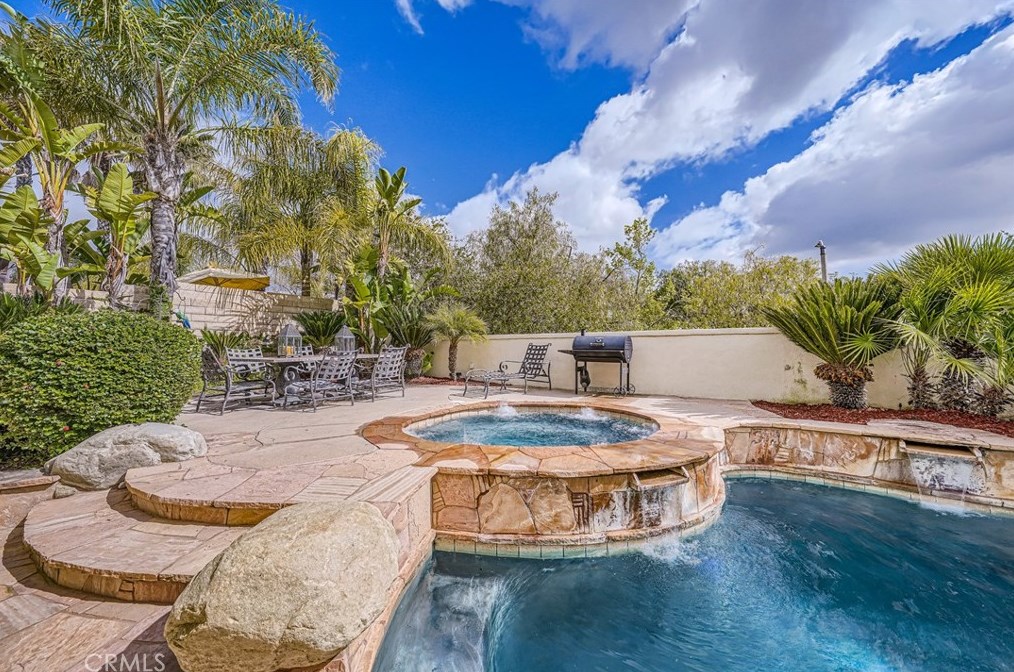 26827 Wyatt Ln, Santa Clarita CA  91381-1001 exterior