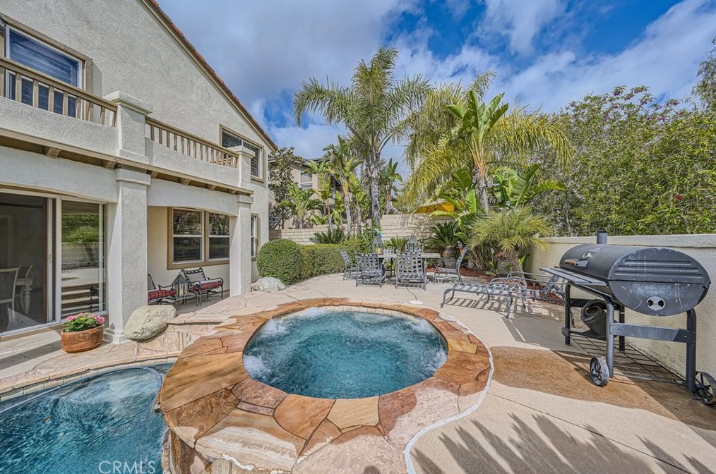 26827 Wyatt Ln, Santa Clarita CA  91381-1001 exterior