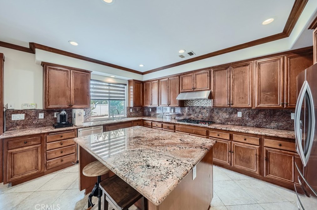 26827 Wyatt Ln, Santa Clarita CA  91381-1001 exterior