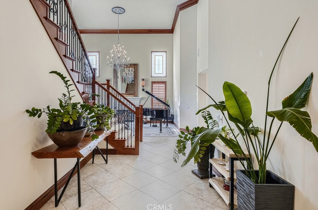 26827 Wyatt Ln, Santa Clarita CA  91381-1001 exterior