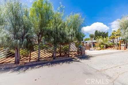 914 Main Ave, Fallbrook CA  92028-1519 exterior