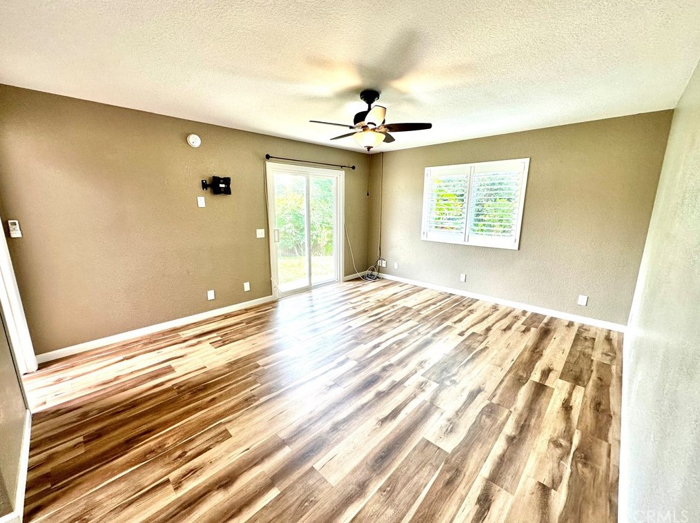 914 Main Ave, Fallbrook CA  92028-1519 exterior