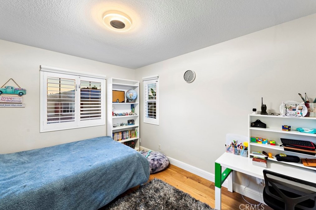 29 Preston, Irvine CA  92618-4047 exterior
