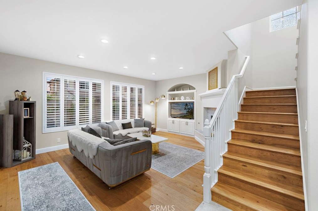 29 Preston, Irvine CA  92618-4047 exterior