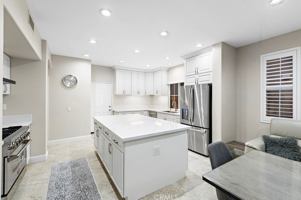 29 Preston, Irvine CA  92618-4047 exterior