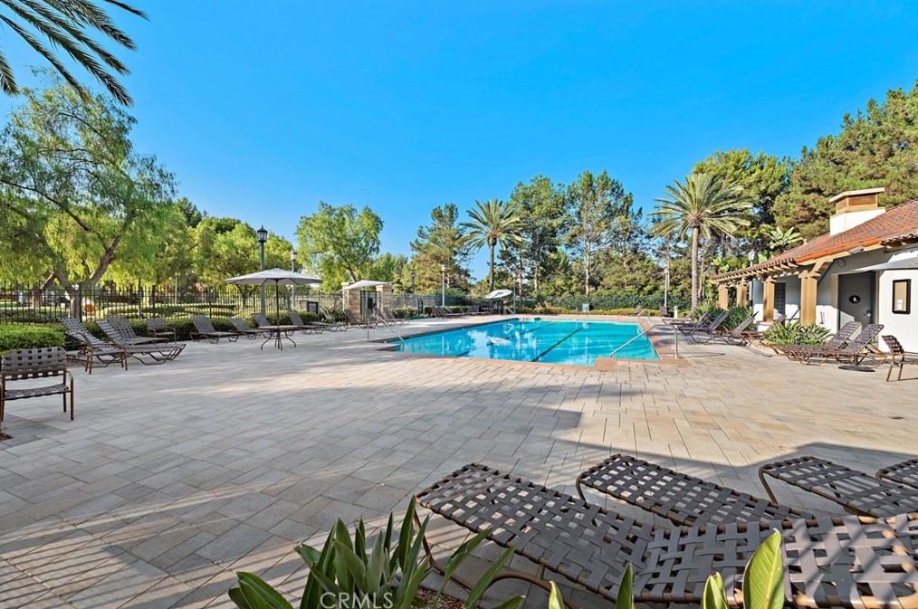 29 Preston, Irvine CA  92618-4047 exterior