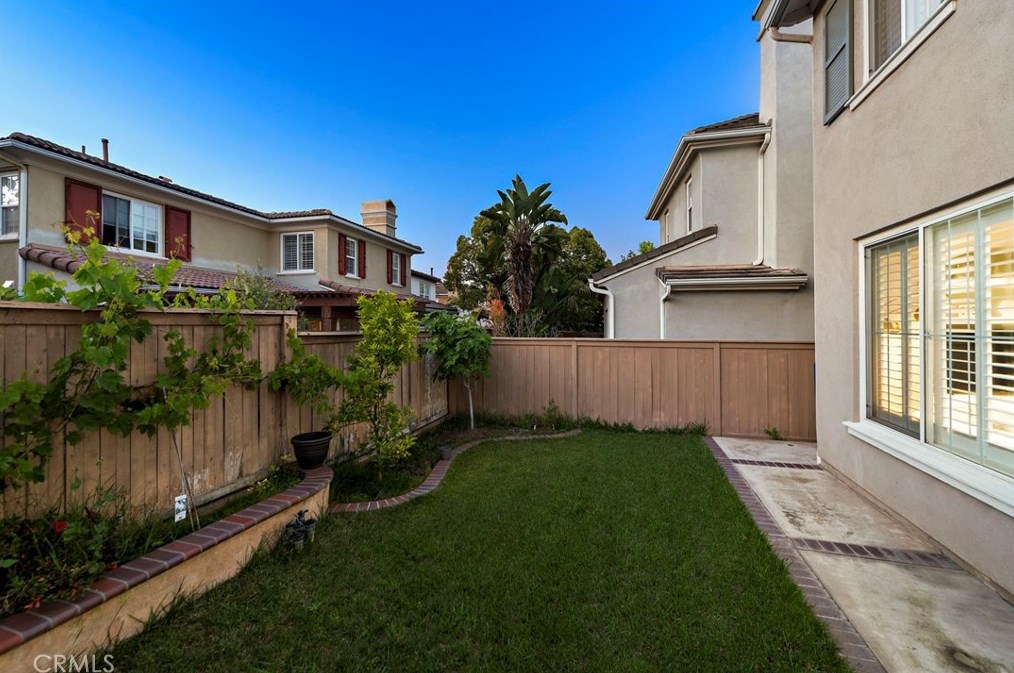 29 Preston, Irvine CA  92618-4047 exterior