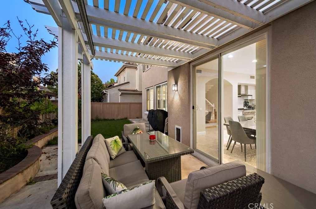 29 Preston, Irvine CA  92618-4047 exterior