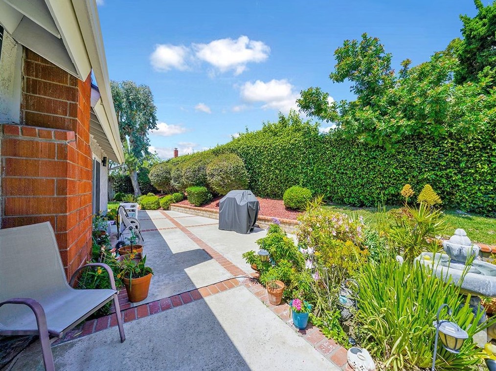 10 Revere, Irvine CA  92620-2544 exterior