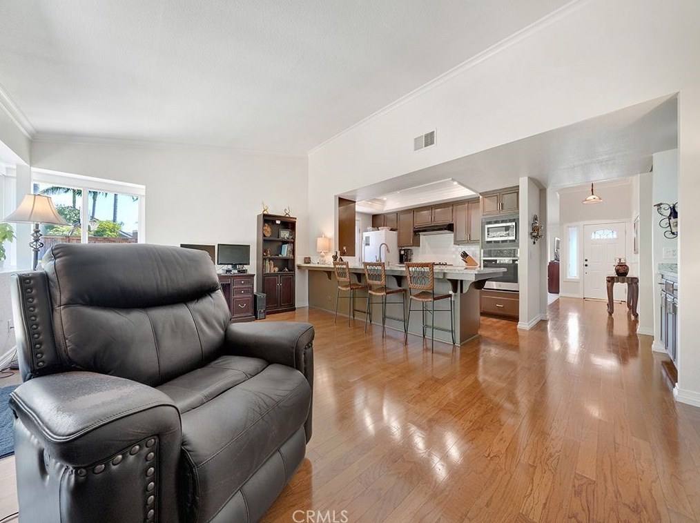 10 Revere, Irvine CA  92620-2544 exterior