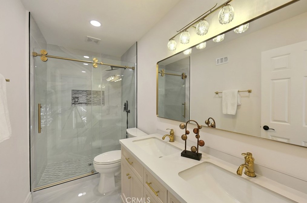 14661 Alder Ln, Tustin CA  92780-6738 exterior