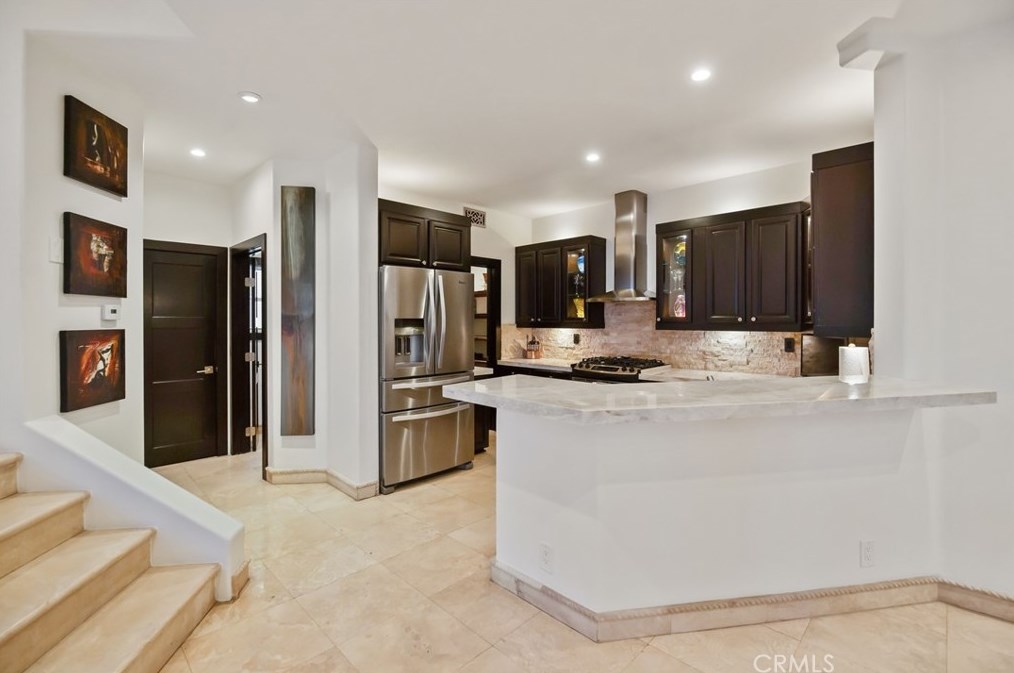 825 Smt Dr, Laguna Beach CA  92651-3421 exterior