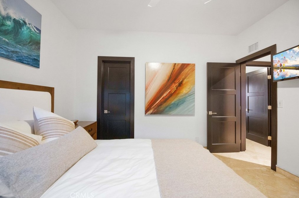 825 Smt Dr, Laguna Beach CA  92651-3421 exterior