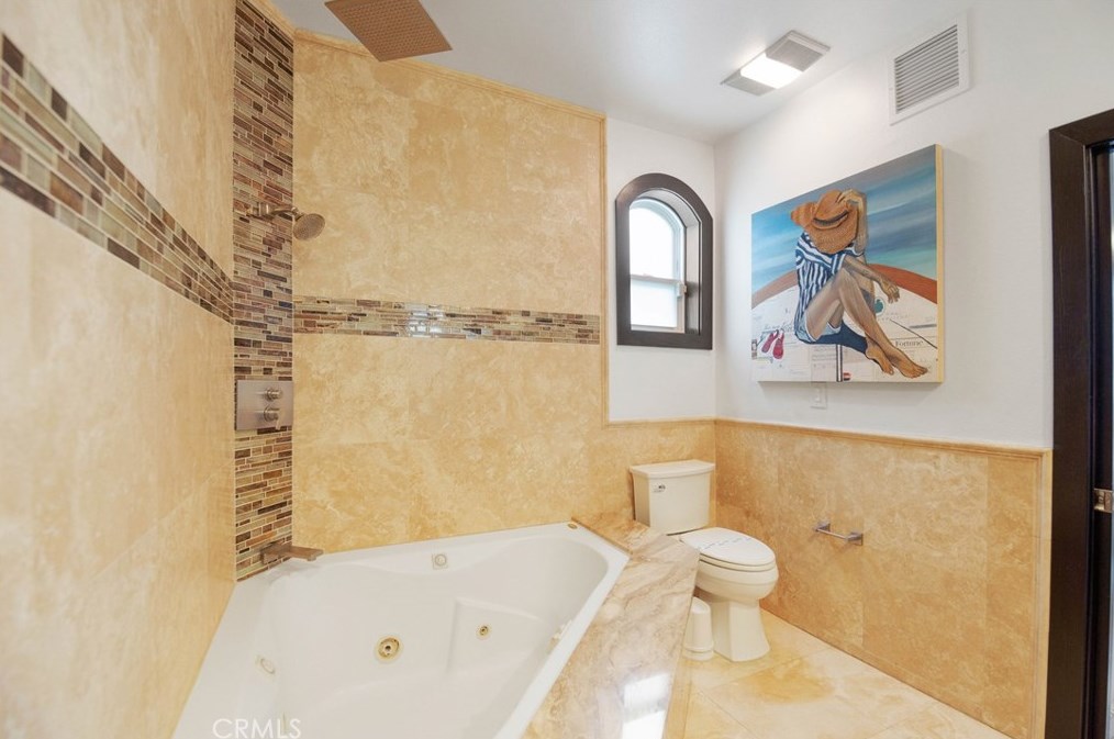 825 Smt Dr, Laguna Beach CA  92651-3421 exterior