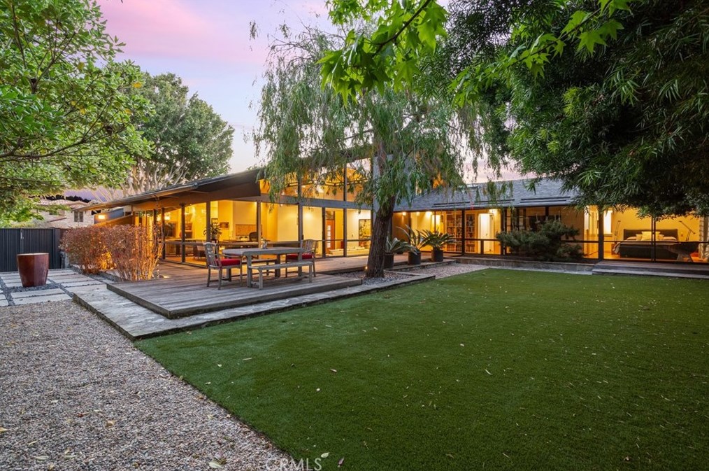 1534 Santiago Dr, Newport Beach, CA 92660-4354