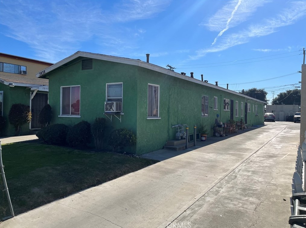 2838 Ardmore Ave, South Gate, CA 90280-2702