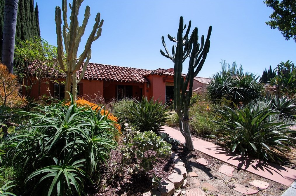 2050 Eucalyptus Ave, Long Beach, CA 90806