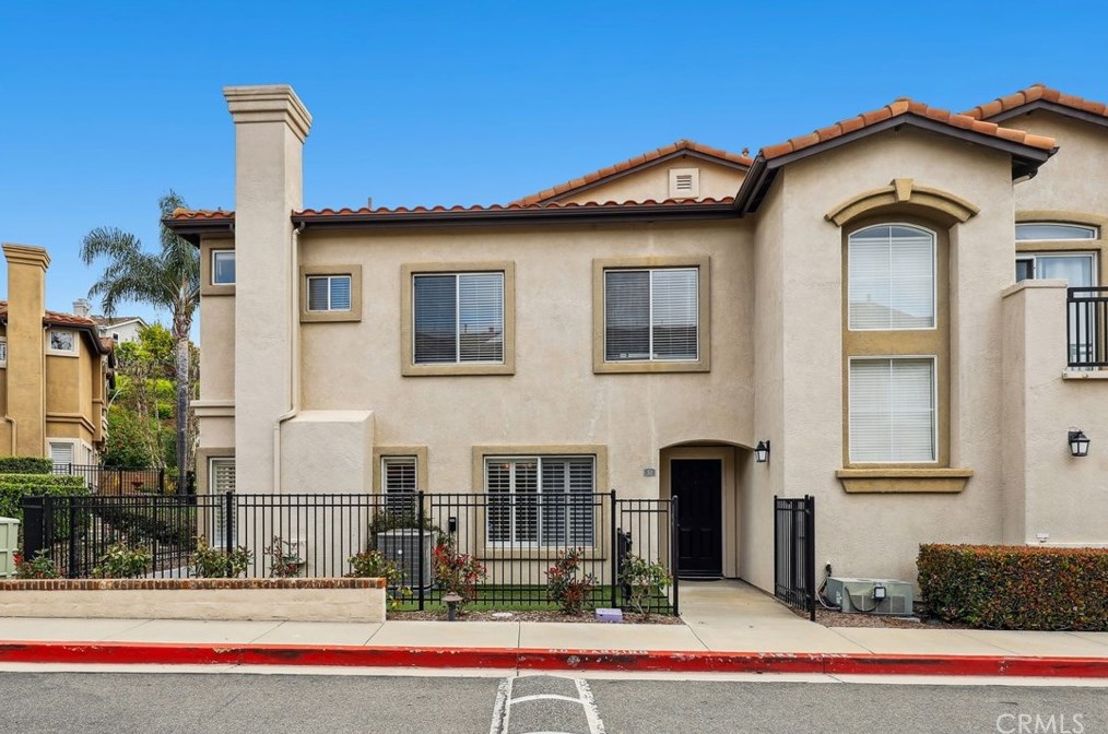 53 Vellisimo Dr, Laguna Beach, CA 92656-8041