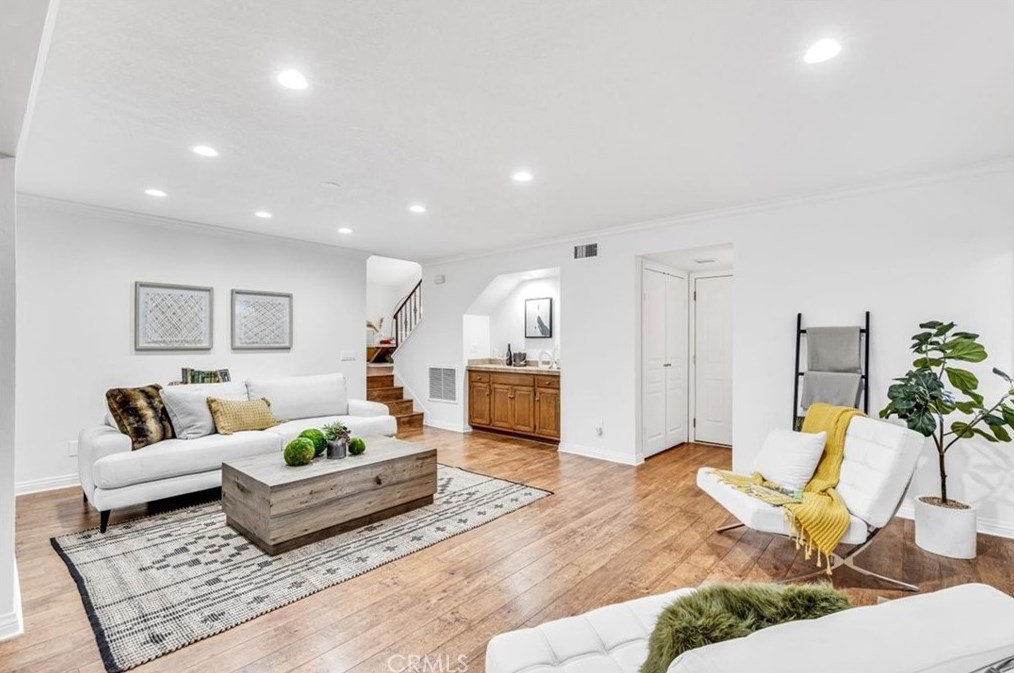 940 Amherst Cir, Anaheim CA  92807-5001 exterior