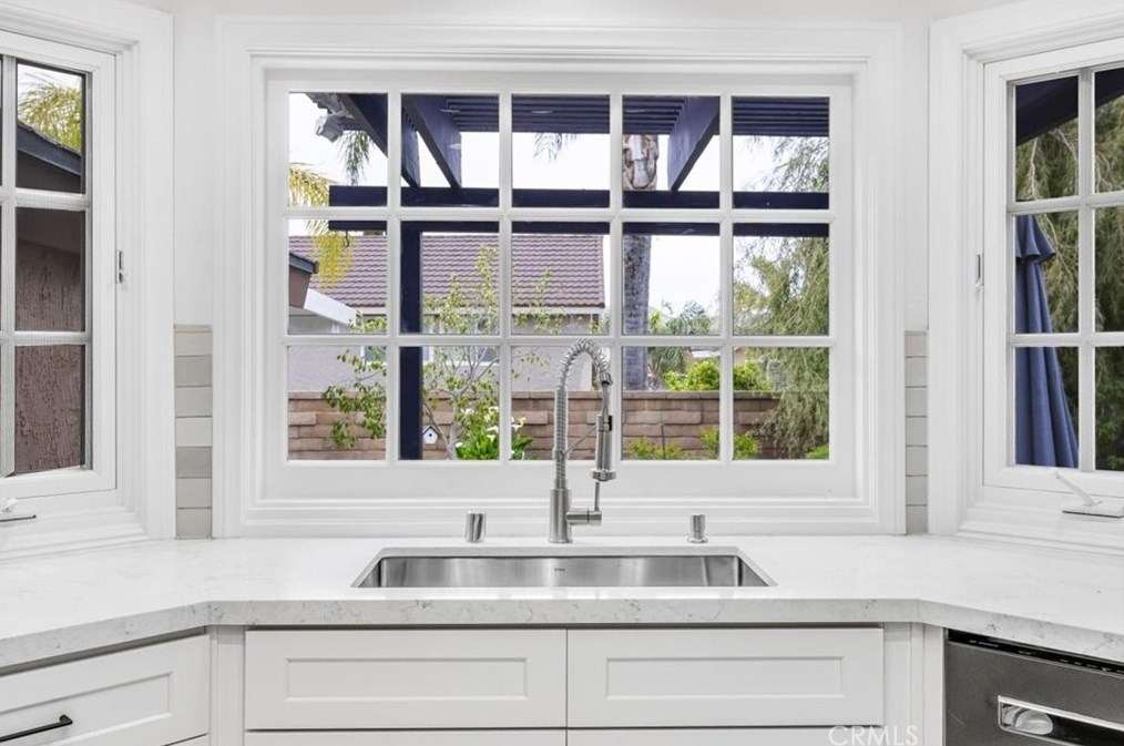 940 Amherst Cir, Anaheim CA  92807-5001 exterior