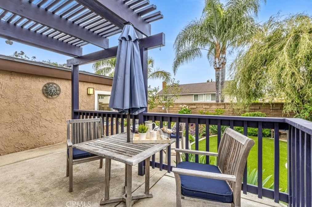 940 Amherst Cir, Anaheim CA  92807-5001 exterior