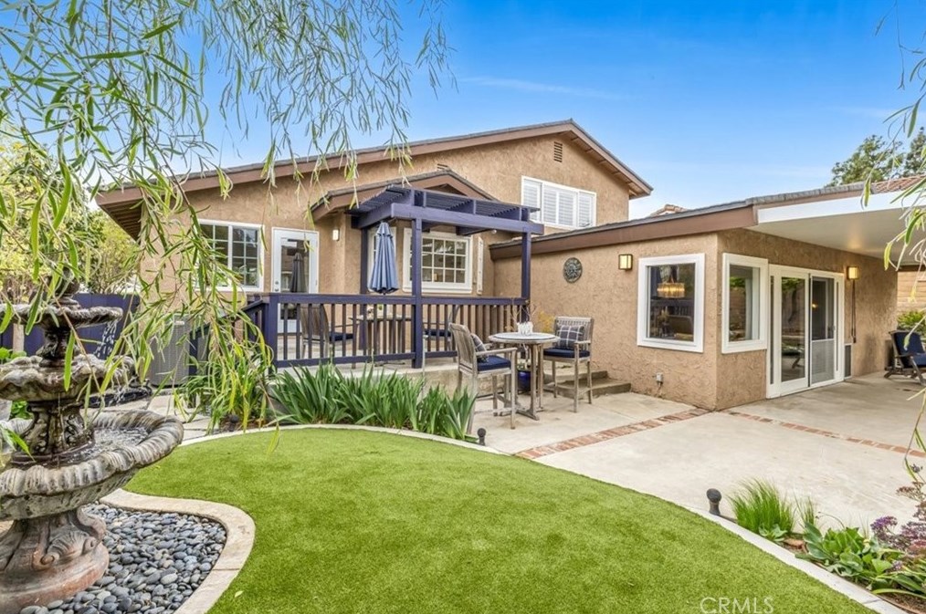 940 Amherst Cir, Anaheim CA  92807-5001 exterior