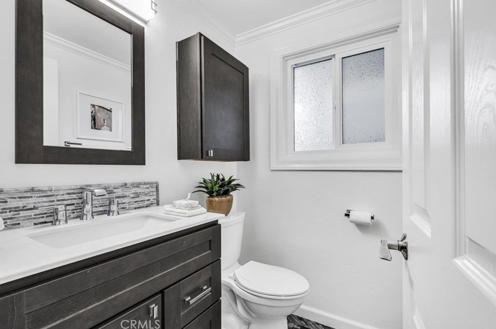 940 Amherst Cir, Anaheim CA  92807-5001 exterior