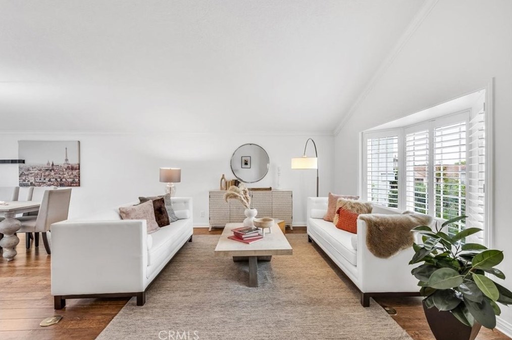 940 Amherst Cir, Anaheim CA  92807-5001 exterior