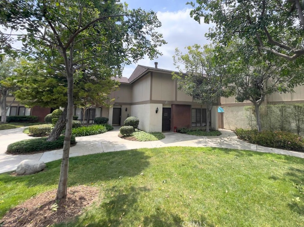 2915 N Cottonwood St #14, Orange, CA 92865
