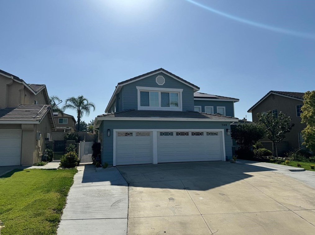 7149 Ironridge Ct, Fontana, CA 92336-4416