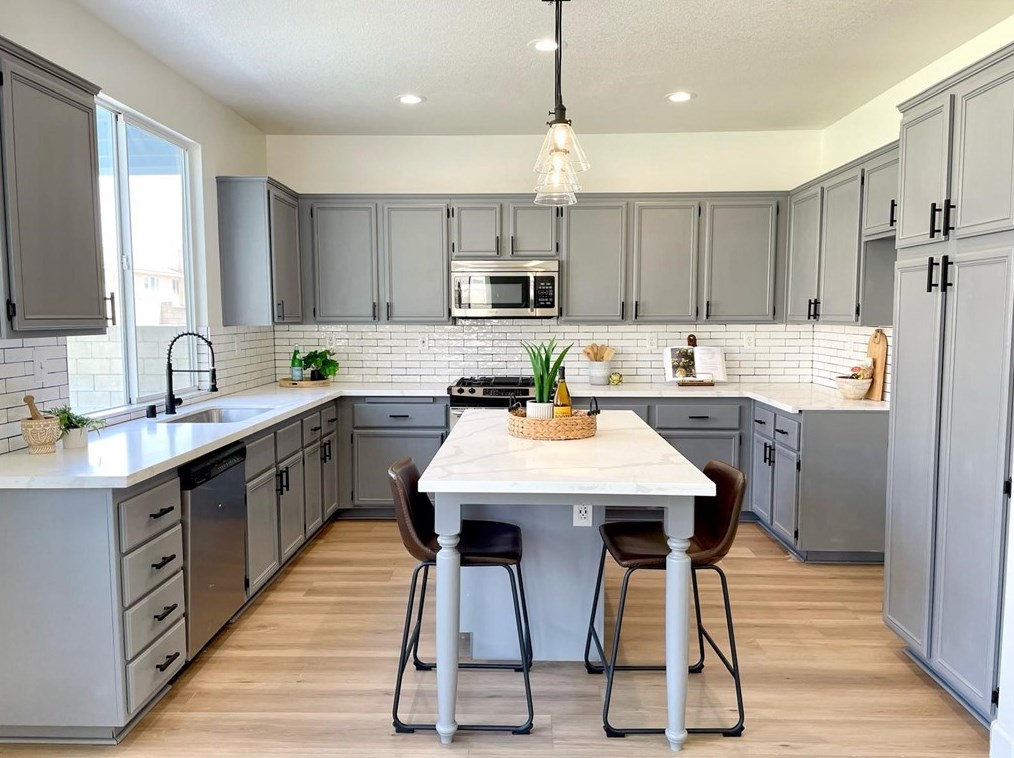 7149 Ironridge Ct, Fontana CA  92336-4416 exterior