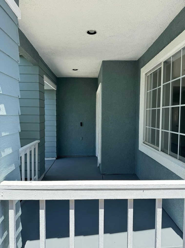 7149 Ironridge Ct, Fontana CA  92336-4416 exterior