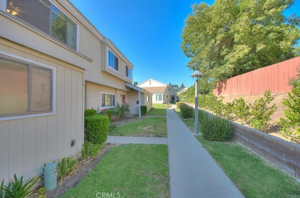 1076 Cyn Spg Ln, Pomona, CA 91765