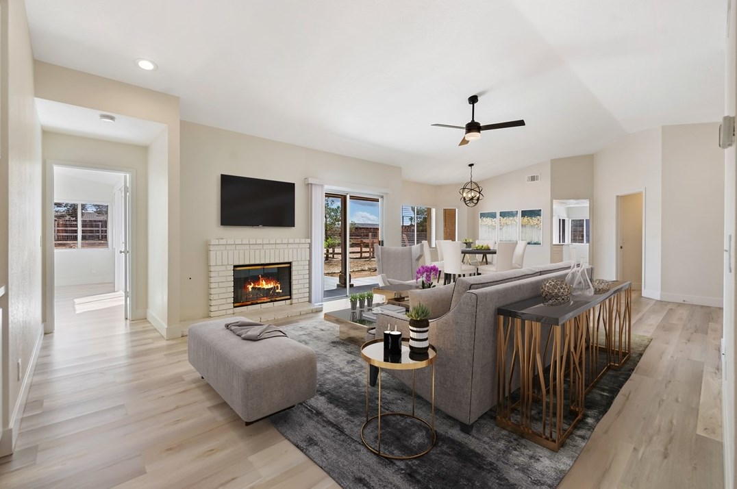 20163 Ochoa Rd, Apple Valley, CA 92307-5638
