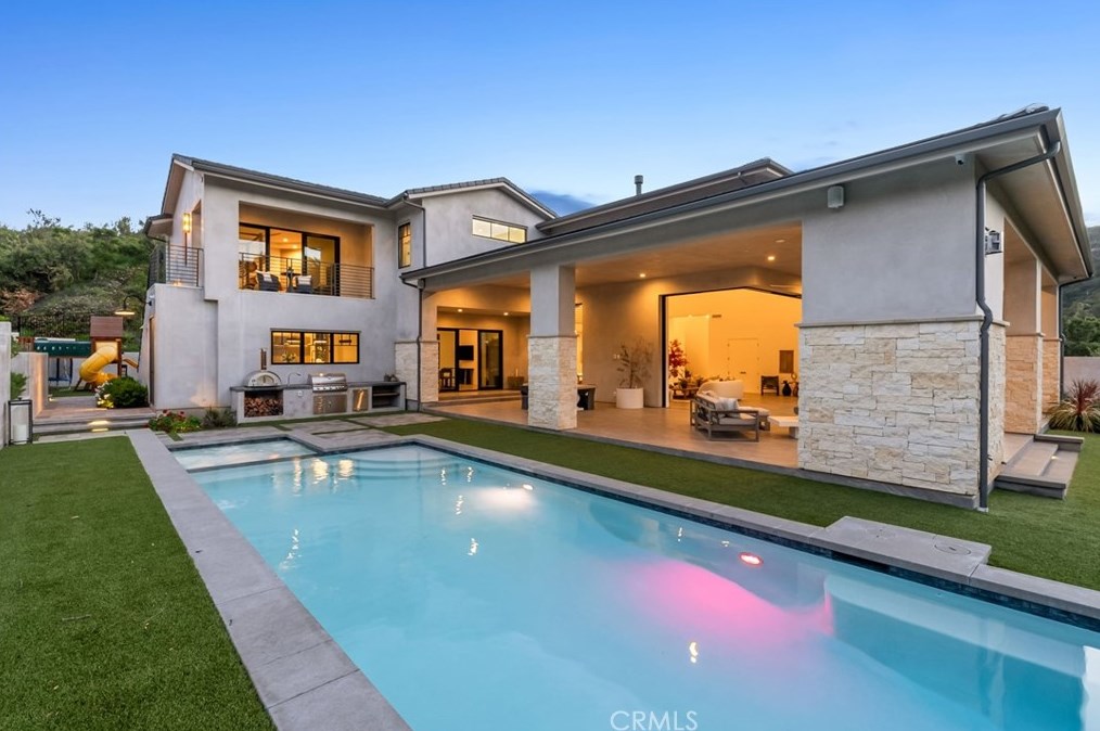 19892 Summit Trail Rd, Trabuco Canyon, CA 92679-3040