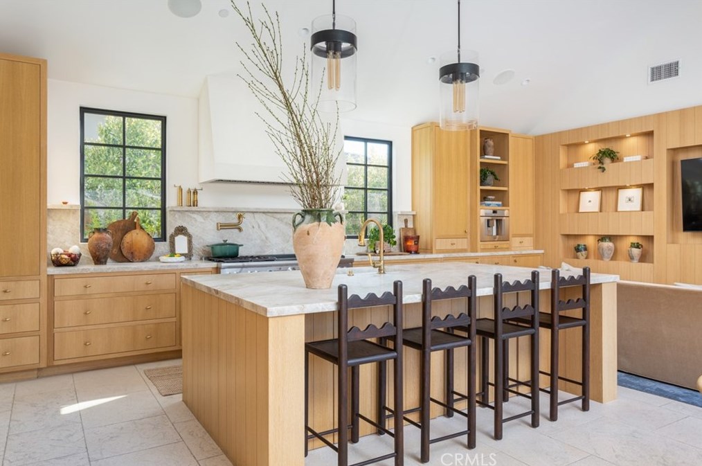 1615 Lincoln Ln, Newport Beach, CA 92660-4940