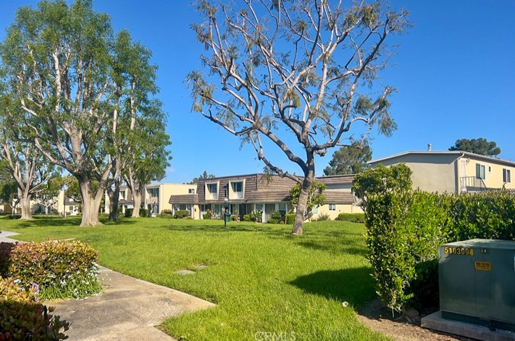 10079 Sparrow Ave, Santa Ana, CA 92708-6724