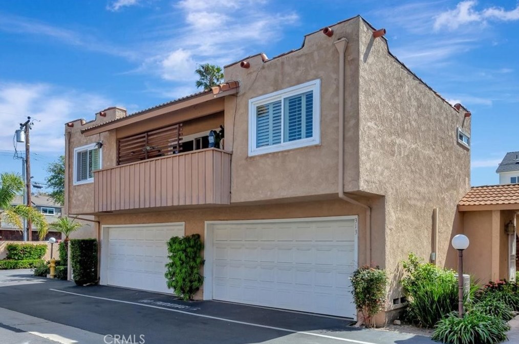 313 Alta Ln, Costa Mesa CA  92627-5431 exterior