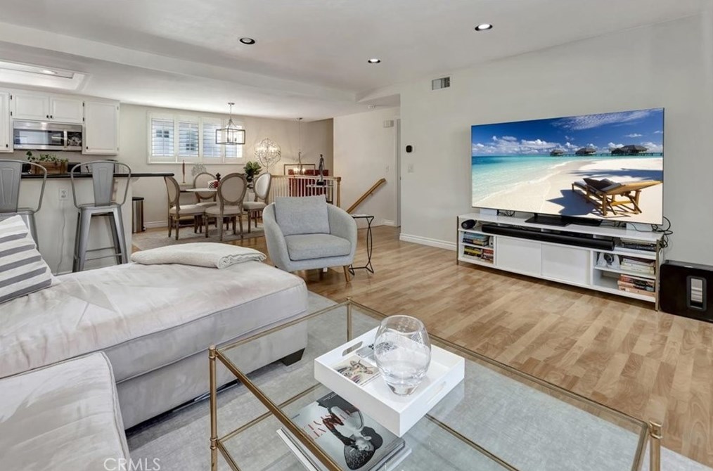 313 Alta Ln, Costa Mesa CA  92627-5431 exterior