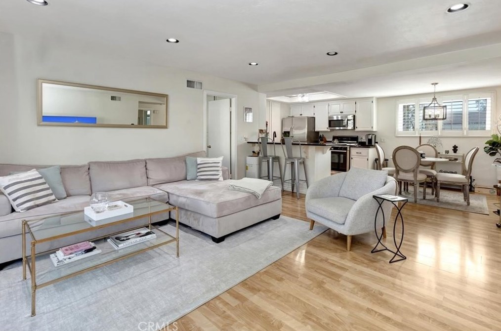 313 Alta Ln, Costa Mesa CA  92627-5431 exterior