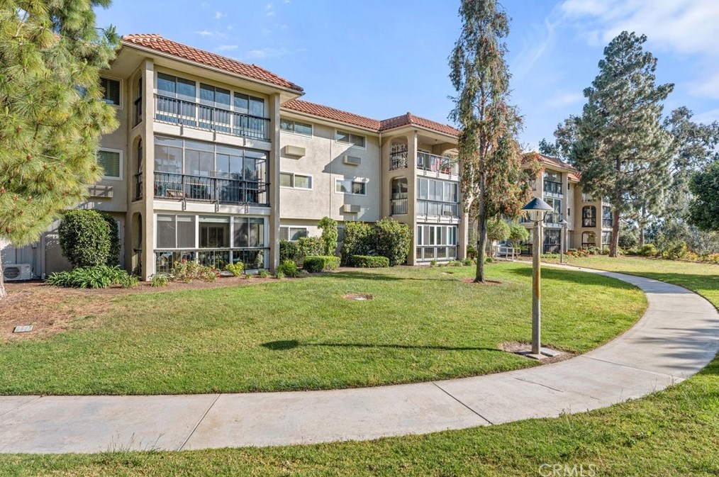 3244 San Amadeo, Laguna Beach, CA 92637-3068