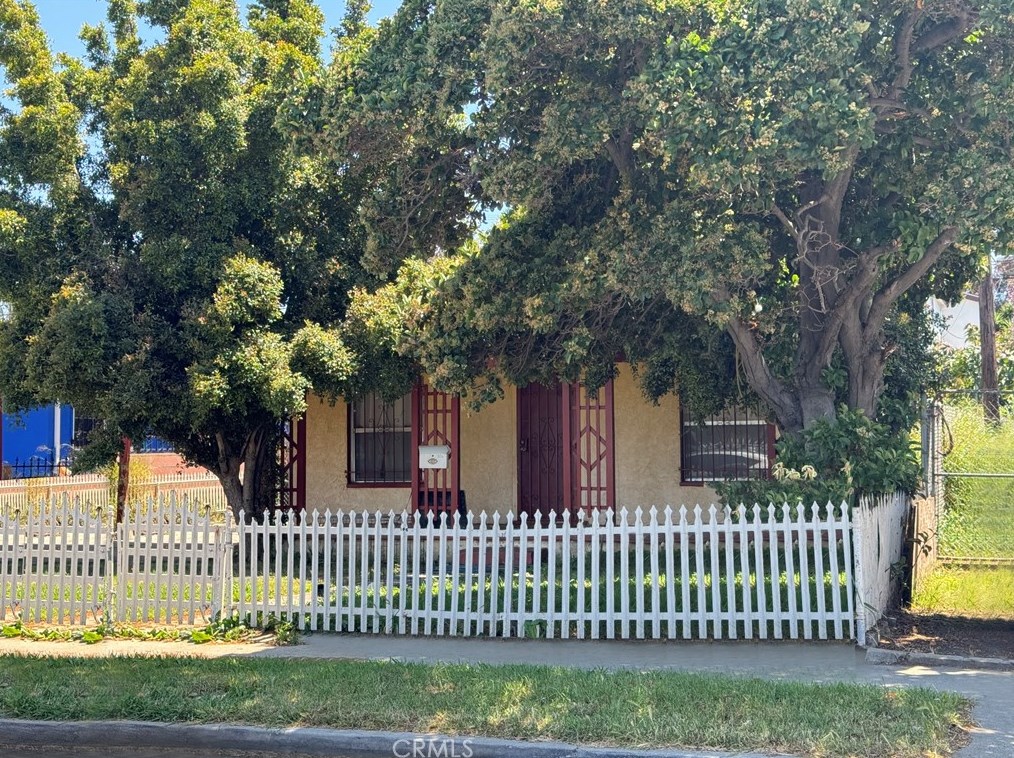 326 116th St, Los Angeles, CA 90061-2914