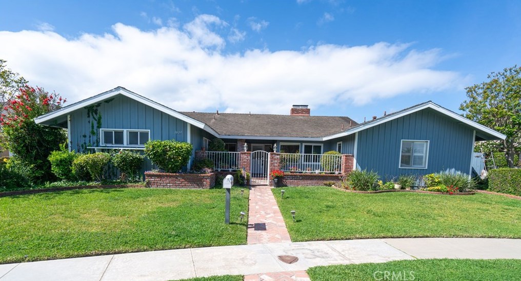 1627 Cornwall Ln, Newport Beach, CA 92660