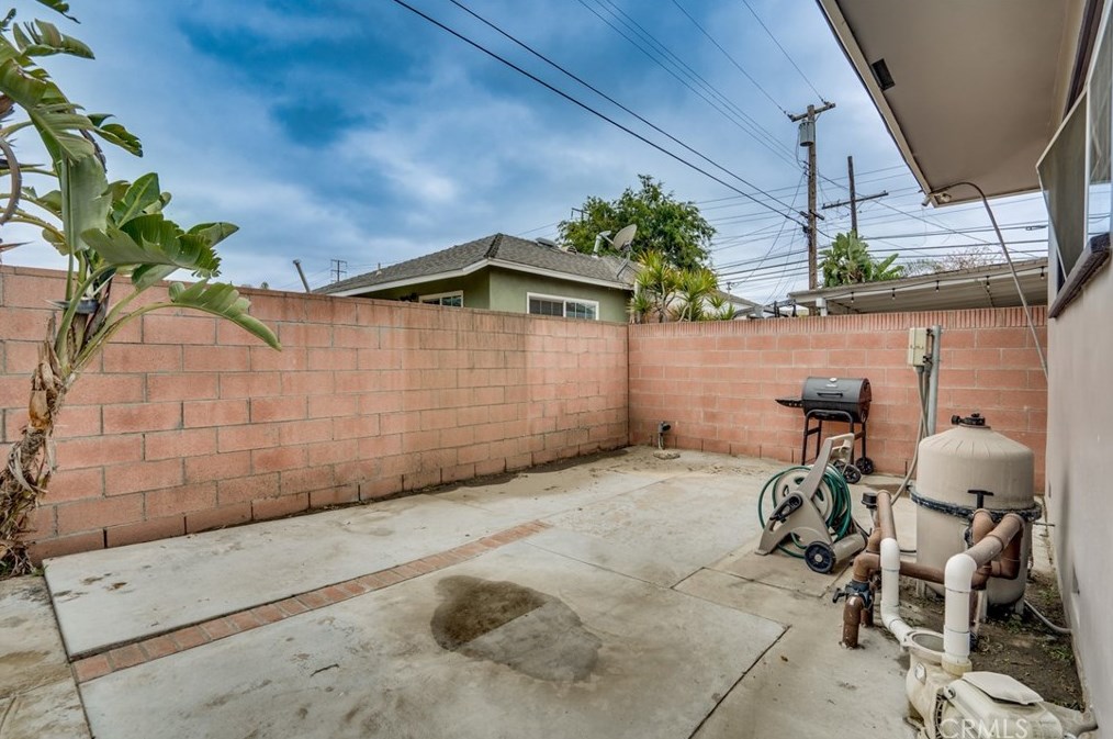1206 Hvn Dr, Anaheim CA  exterior