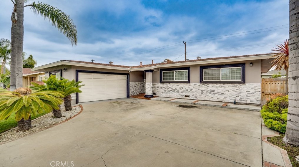 1206 Hvn Dr, Anaheim CA  exterior