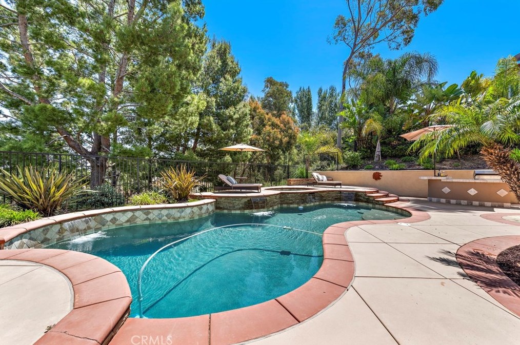 1078 Rexford Ln, Anaheim CA  92808-2341 exterior