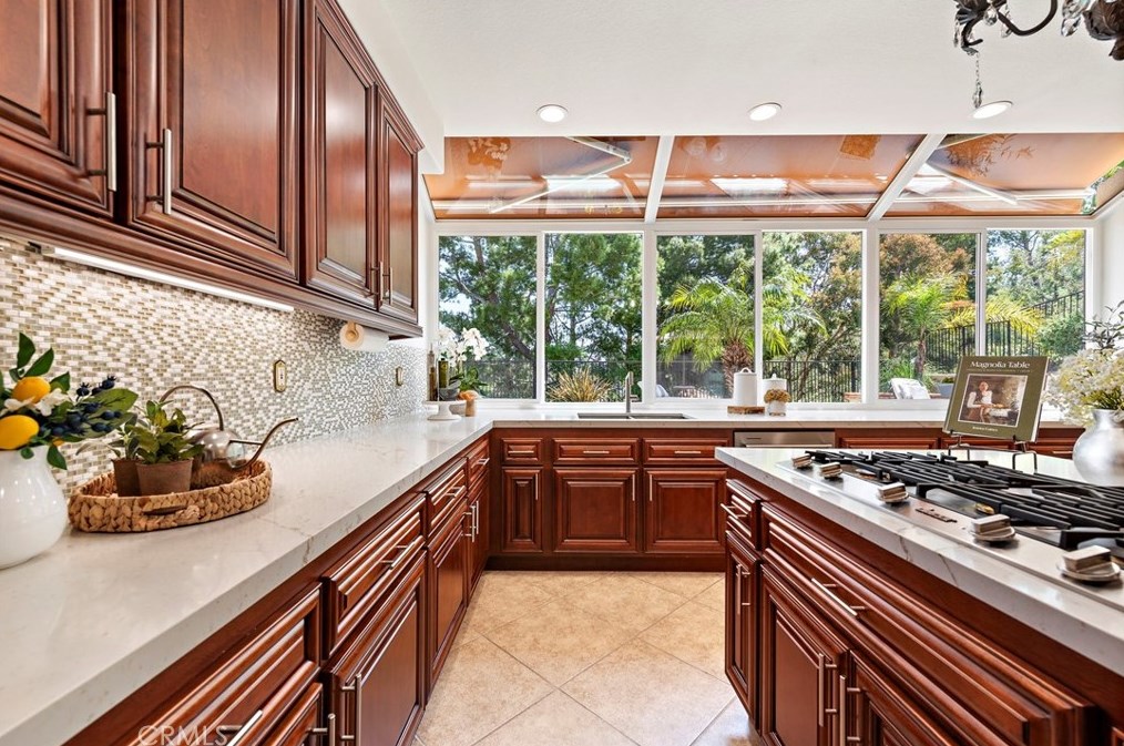 1078 Rexford Ln, Anaheim CA  92808-2341 exterior